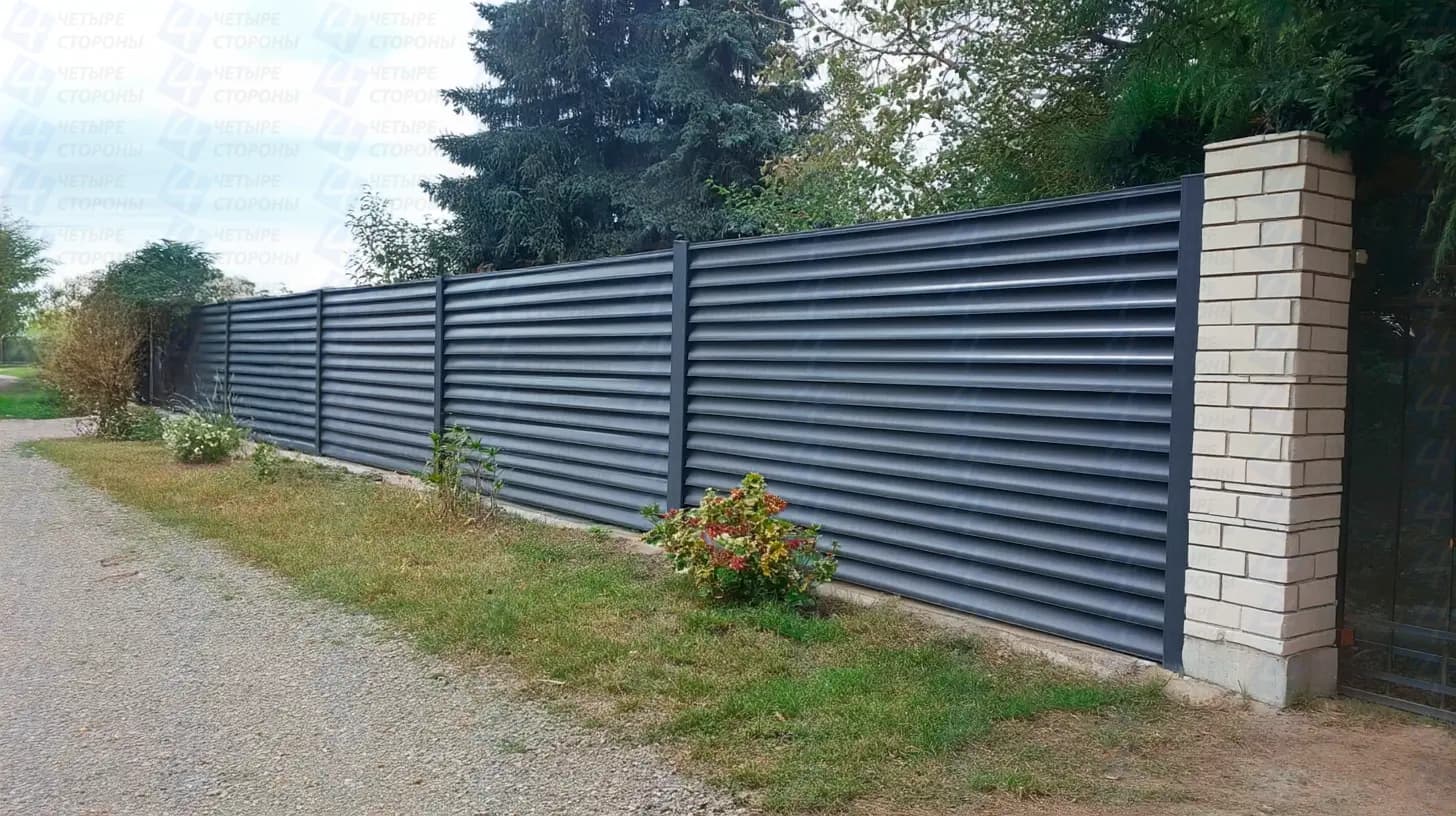 Антивандальный жалюзийный забор из стали 2 мм с защитой от взлома