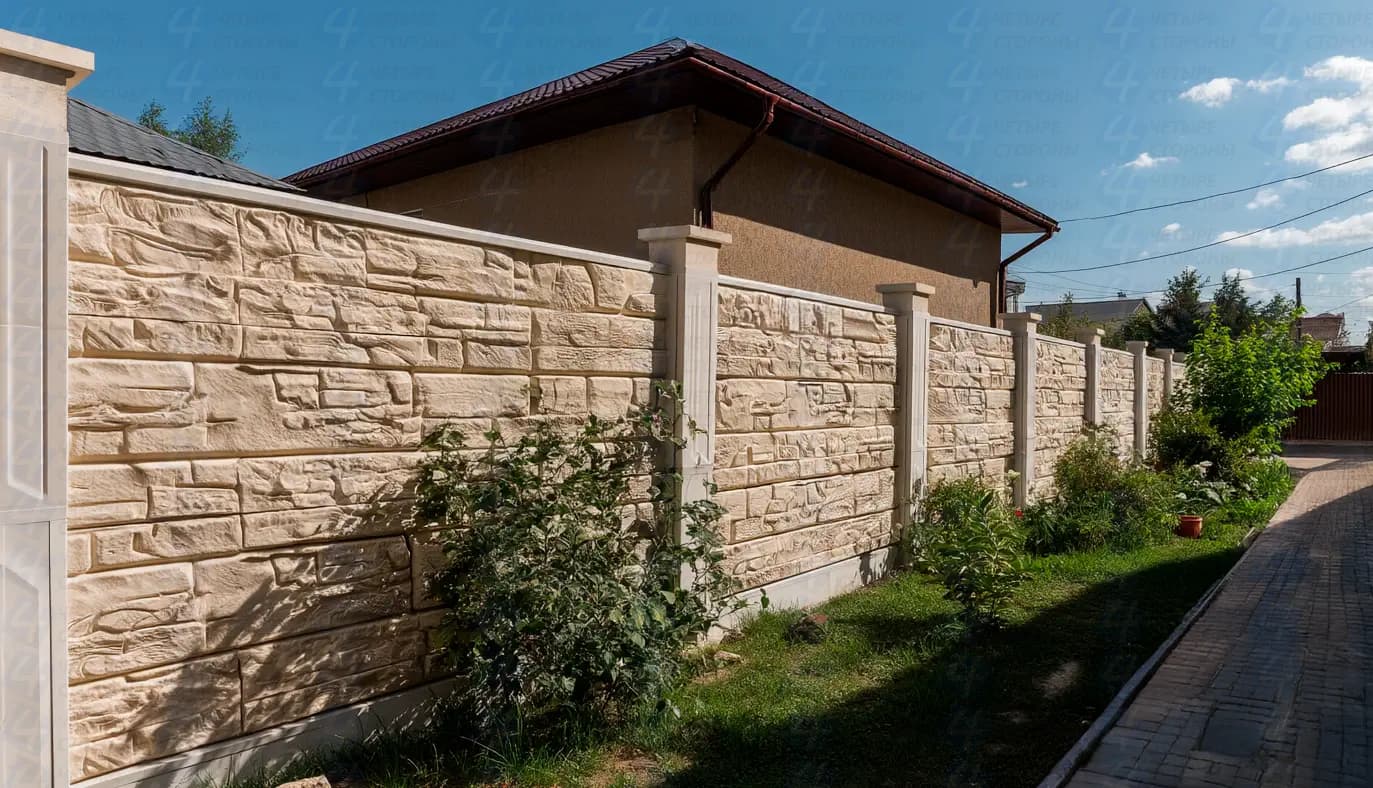 Каменный забор из искусственного камня (гидрофобная пропитка)